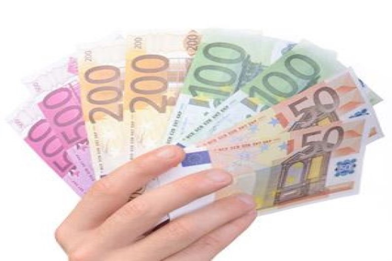 Algunas reflexiones sobre el pago en efectivo de 1.000 euros.